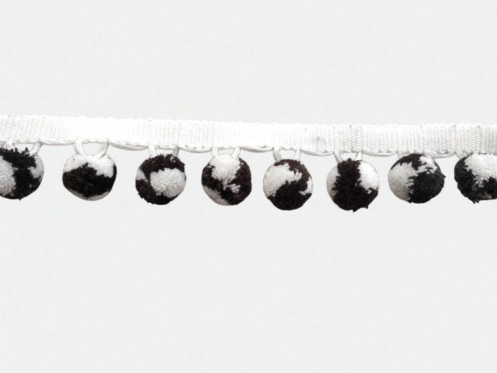 Black and white mixed pom pom trim Fabric Sewing Accessories Pompom Trim Pom Pom Decoration Tassel Ball Fringe Ribbon Ribbon Ball Fringe