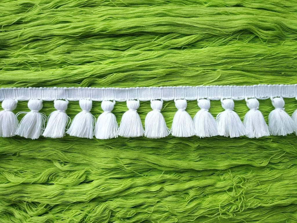 White tassel, tassel trim, Tassel fringe trim, tassel trim, tassel trim by the yard, lampshade trim, trim for cushions, trim for curtains