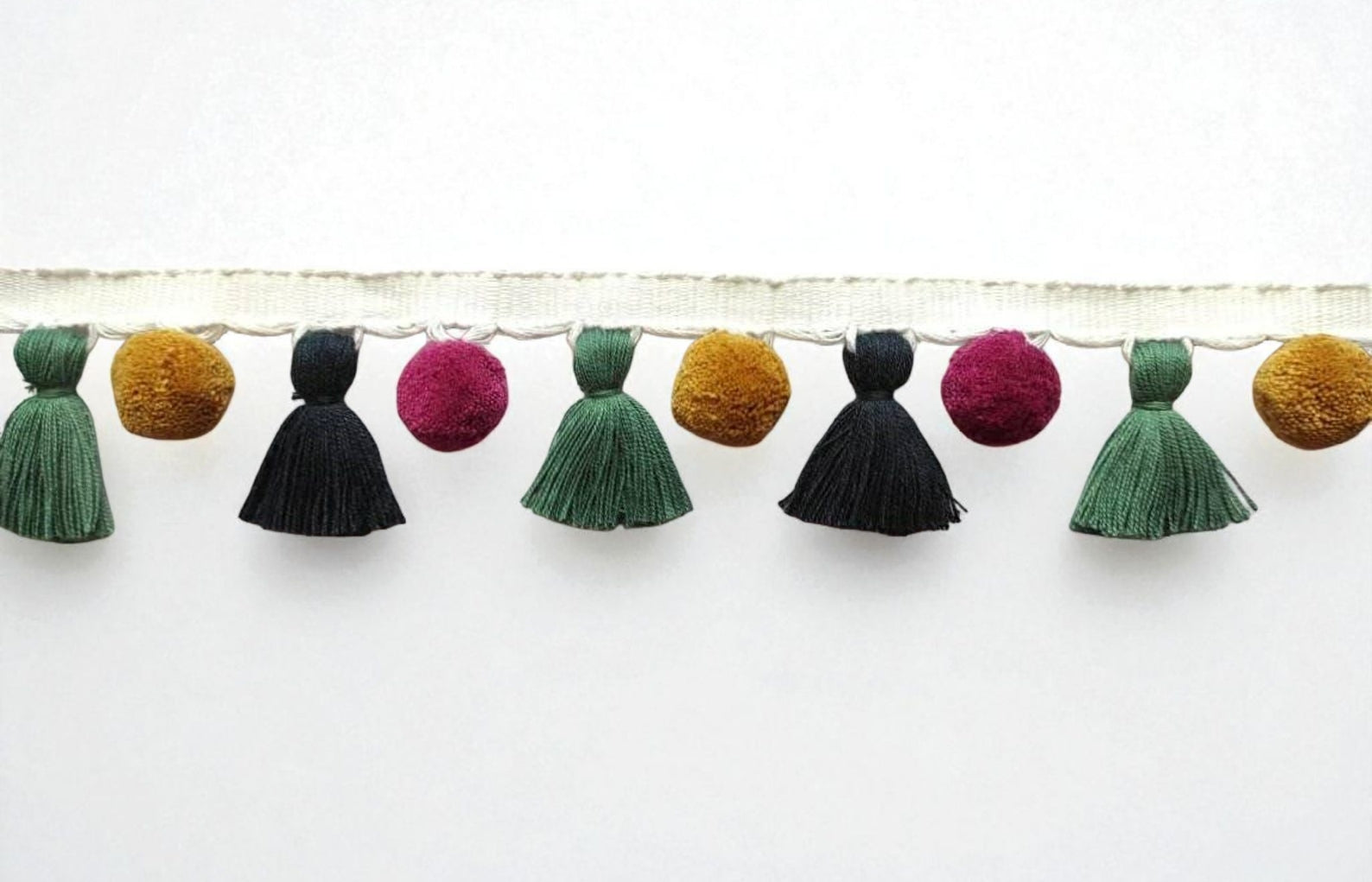 Pom pom tassel, tassel trim, pom pom trim, tassel trim multi, tassel trim by the yard, pom pom trim by the yard, tassel fringe trim, fringes