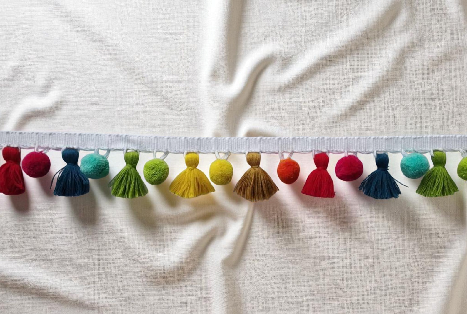 tassel and trims, tassel trim, pom pom trim, trims by the yard, lace, trim, Indian trim, home decor, trimming, pom poms, tassel, fur trim