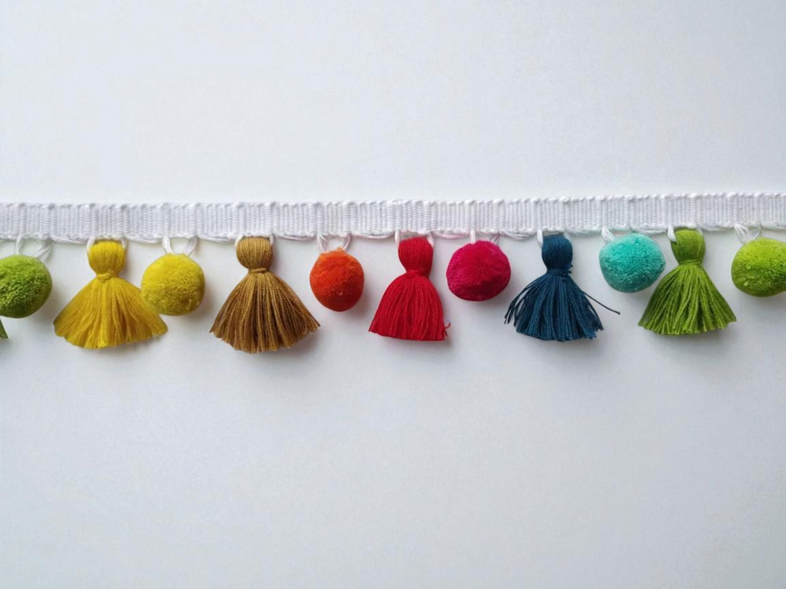tassel and trims, tassel trim, pom pom trim, trims by the yard, lace, trim, Indian trim, home decor, trimming, pom poms, tassel, fur trim