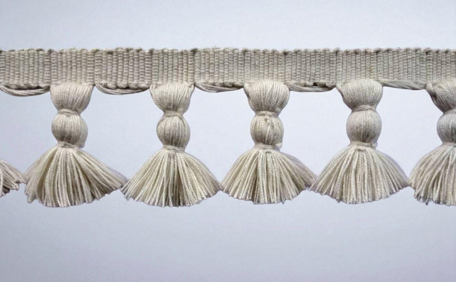 Ivory Tassel trim, tassel trim by the yard, tassel fringe, trim for cushions, gifts for dad, trim for dress, fringe trim, wall art