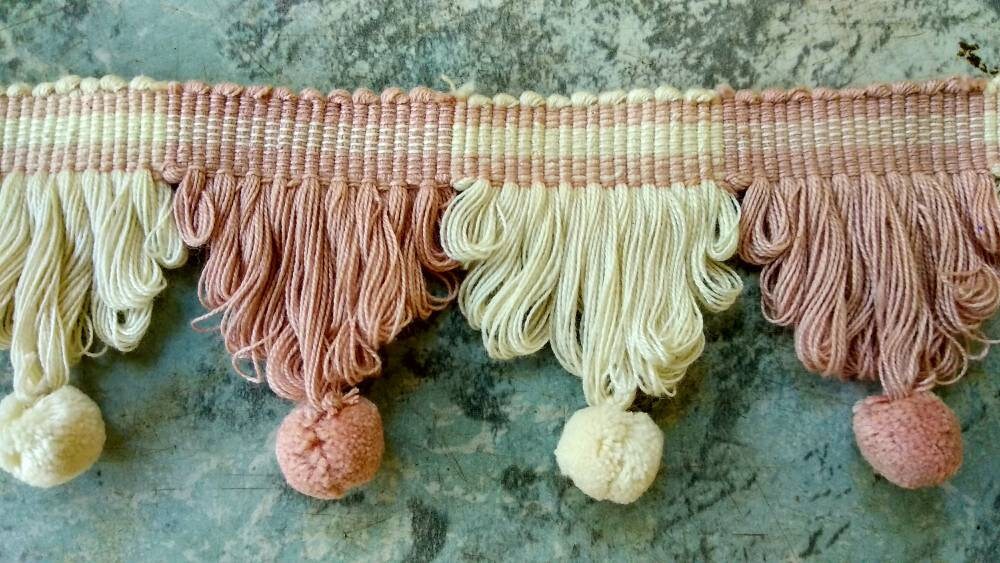 Cotton fan edge trim with pom poms