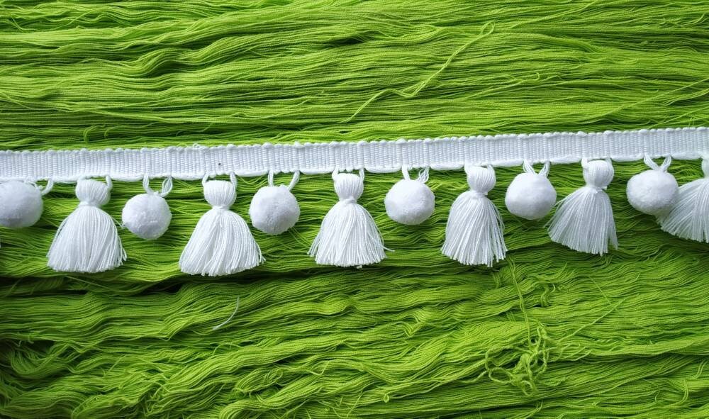 tassel trim white, pom pom trim white