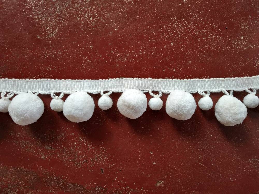White pom poms, pom pom trim white, white color trims