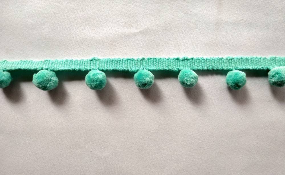 Small pom pom trim