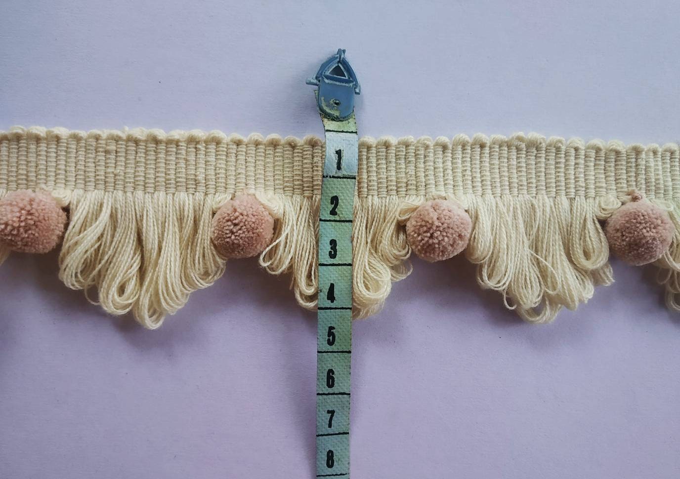 fan edge trim with pom poms, fan trim, fan edge trim, pom pom trim, bobble trim, indian trim