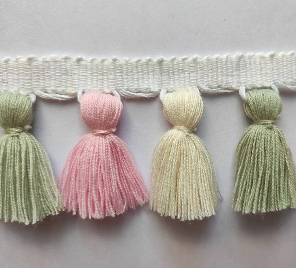 tassel trim, tasssl fringe, tassel fringe trim, fringe trim, fringe tassel, trim, home decor, tasssl and trims, trims by the yard