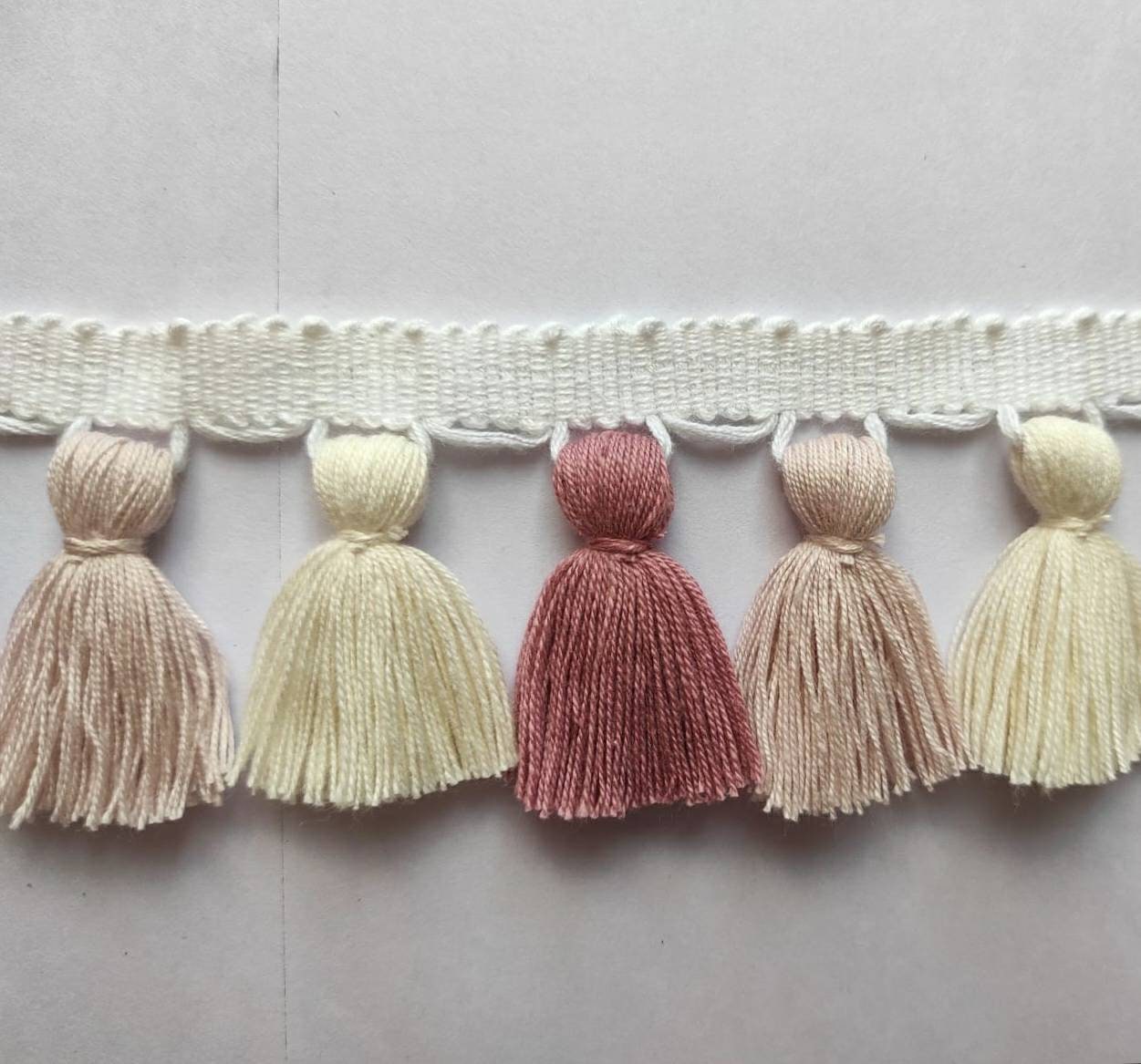 tassel trim, tasssl fringe, tassel fringe trim, fringe trim, fringe tassel, trim, home decor, tasssl and trims, trims by the yard