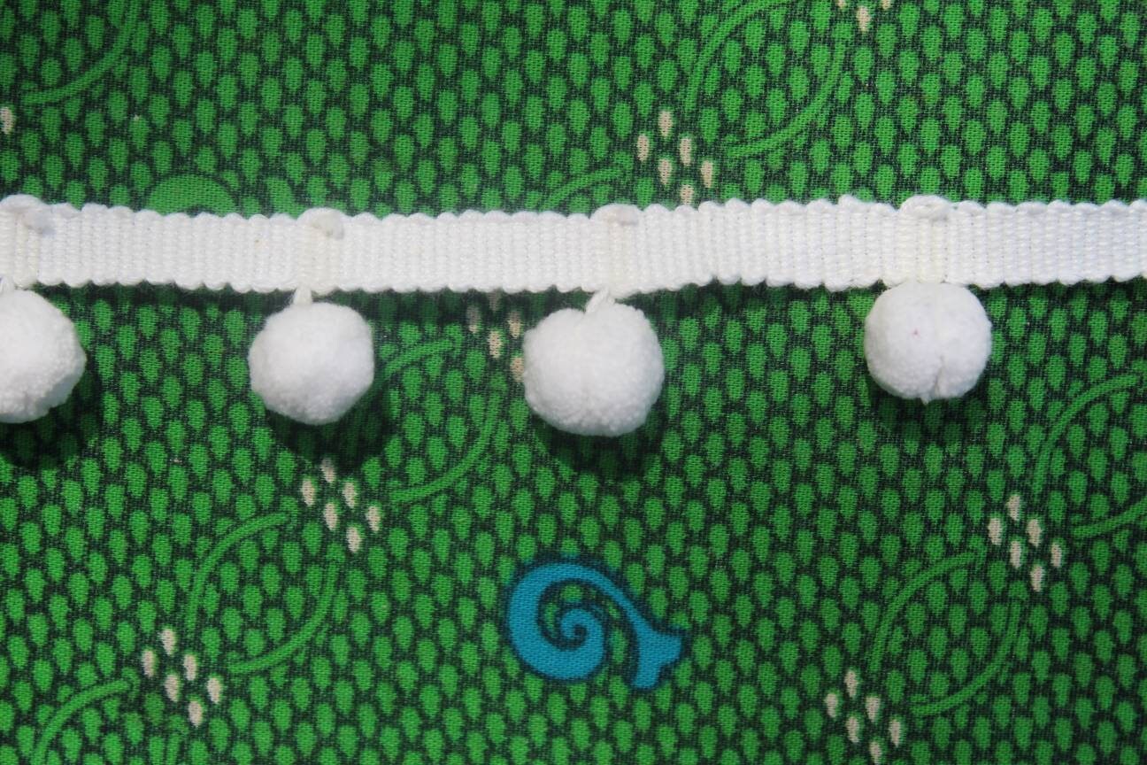 pom pom trim white, pom pom trimming, bobble fringe, bobble trim, pom pom fringe, bobble trim fringe, bobble, pom pom, lace and trims
