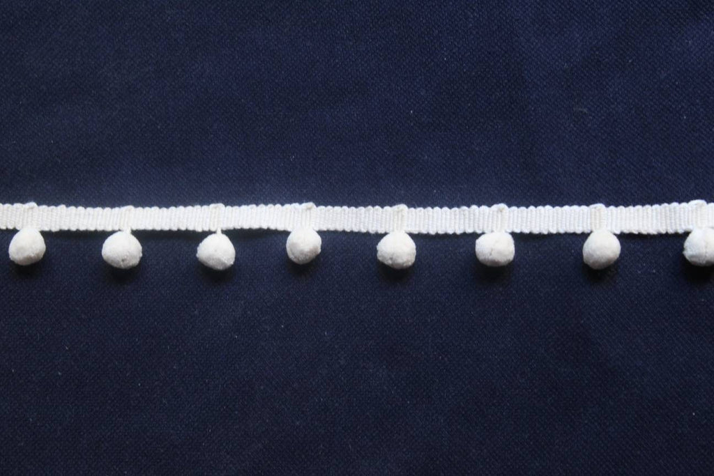Pom Pom Trim Garland , Home Decor, Handicrafts, Accessories, Sewing Accessories, Mini pom pom, sewing trim, Ball fringe, Ivory pom poms