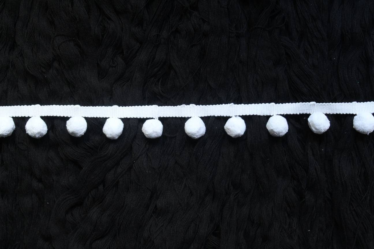 White pom pom, Fabric Sewing Accessories Pompom Trim Pom Pom Decoration Tassel Ball Fringe Ribbon Ribbon Ball Fringe, 2cm / 0.78 inches poms