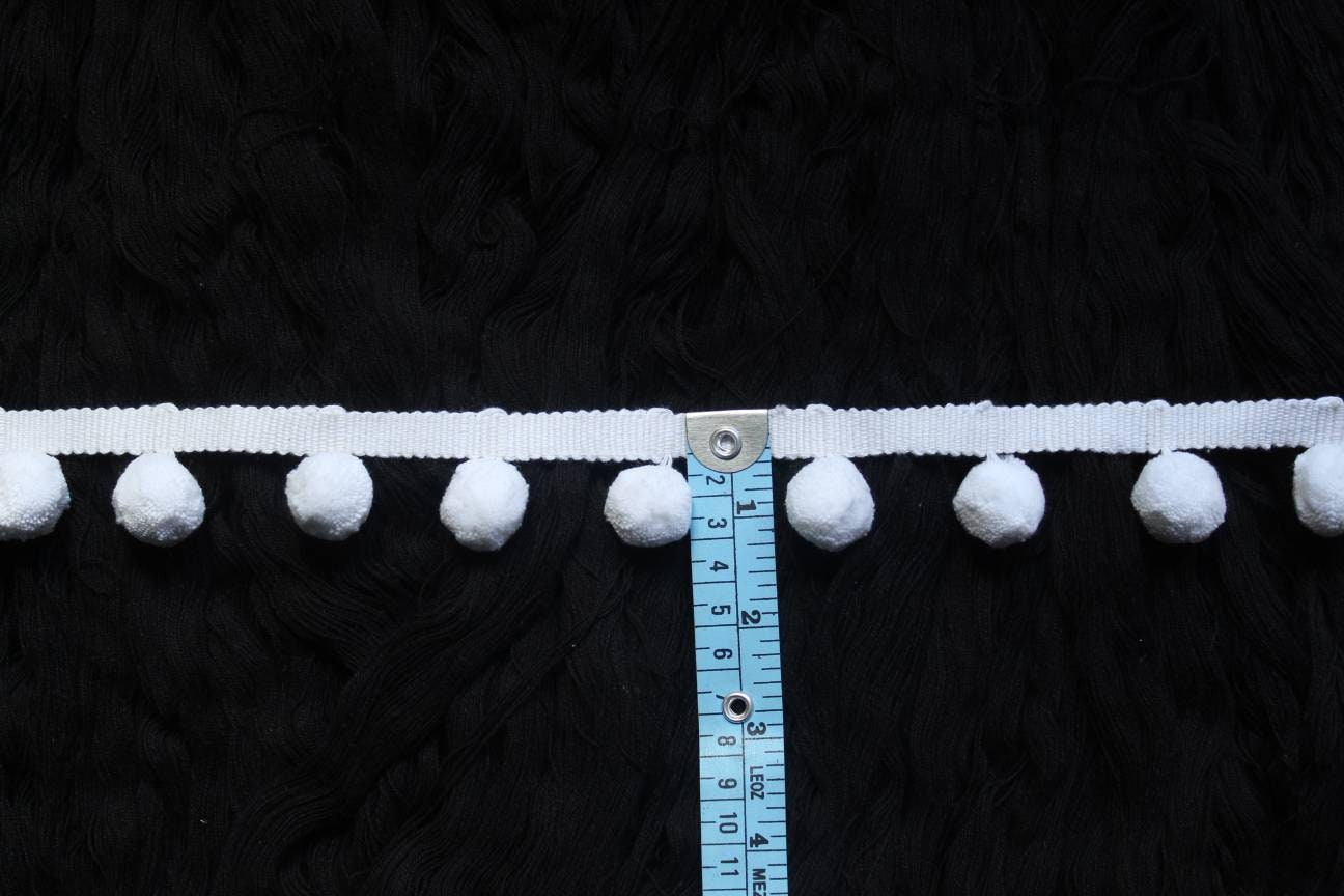 White pom pom, Fabric Sewing Accessories Pompom Trim Pom Pom Decoration Tassel Ball Fringe Ribbon Ribbon Ball Fringe, 2cm / 0.78 inches poms