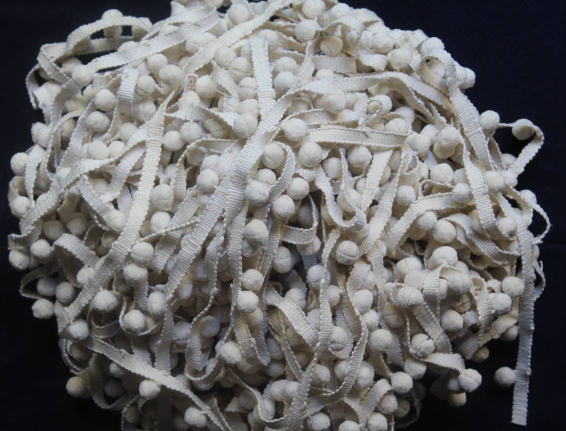 Pom Pom Trim Garland , Home Decor, Handicrafts, Accessories, Sewing Accessories, Mini pom pom, sewing trim, Ball fringe, Ivory pom poms