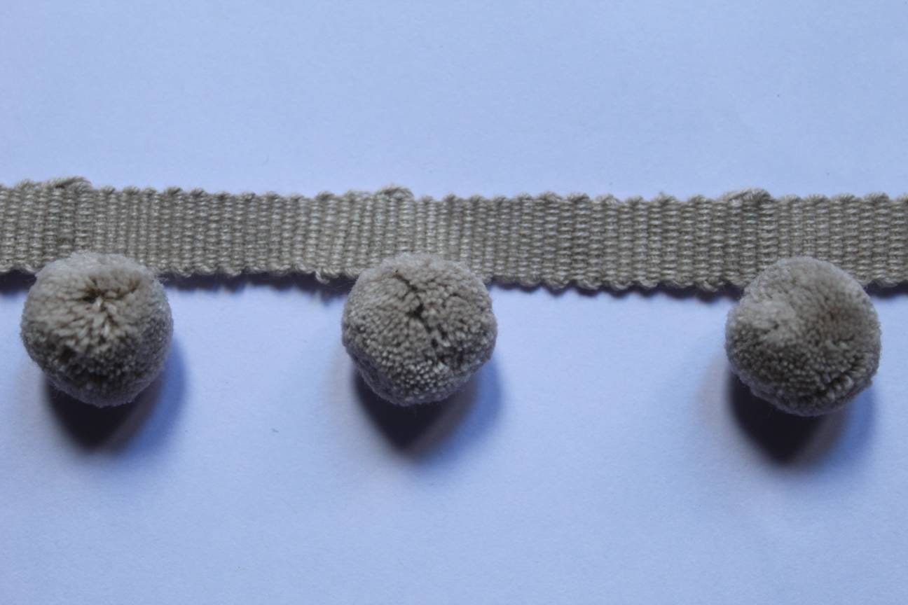 bobble fringe, bobble trim, pom pom fringe, bobble trim fringe, pom pom fringe trim, pom pom trim blinds