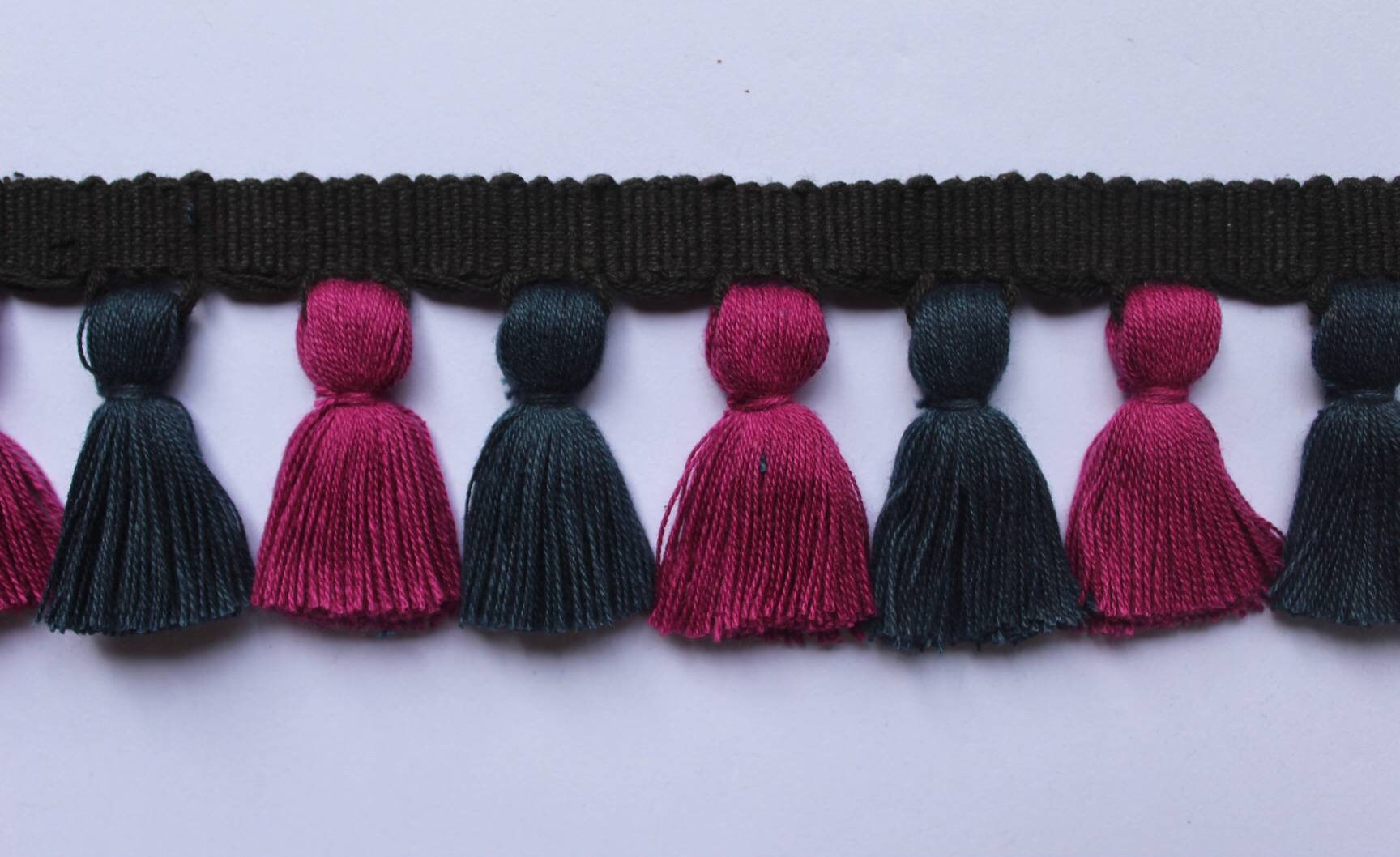 tassel trim, tasssl fringe, tassel fringe trim, fringe trim, fringe tassel, trim, home decor, tasssl and trims, trims by the yard