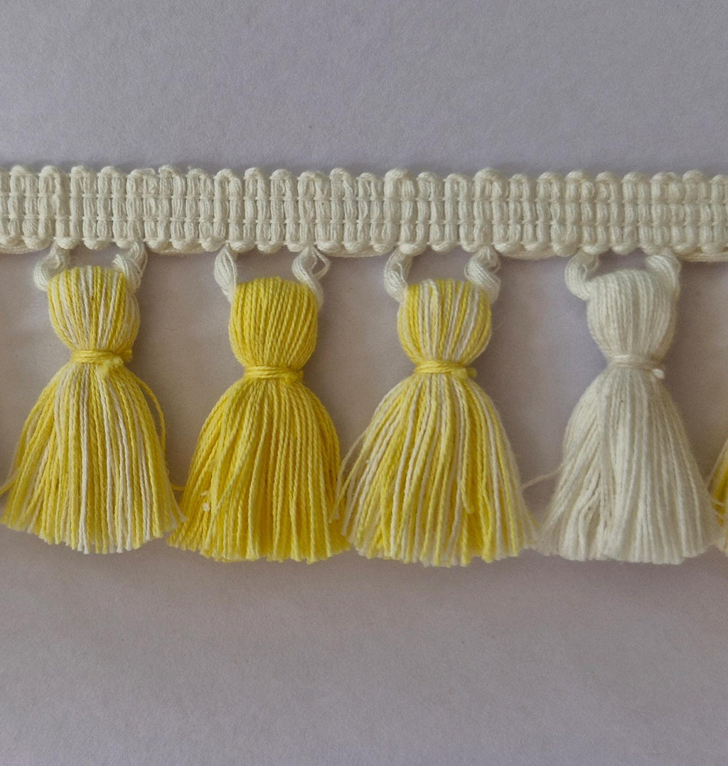 Yolk ivory tassel fringe trim, tassel trims by the yard, tassel trim, lampshade trims, tassel trim, curtain trims, trim for curtains, trims