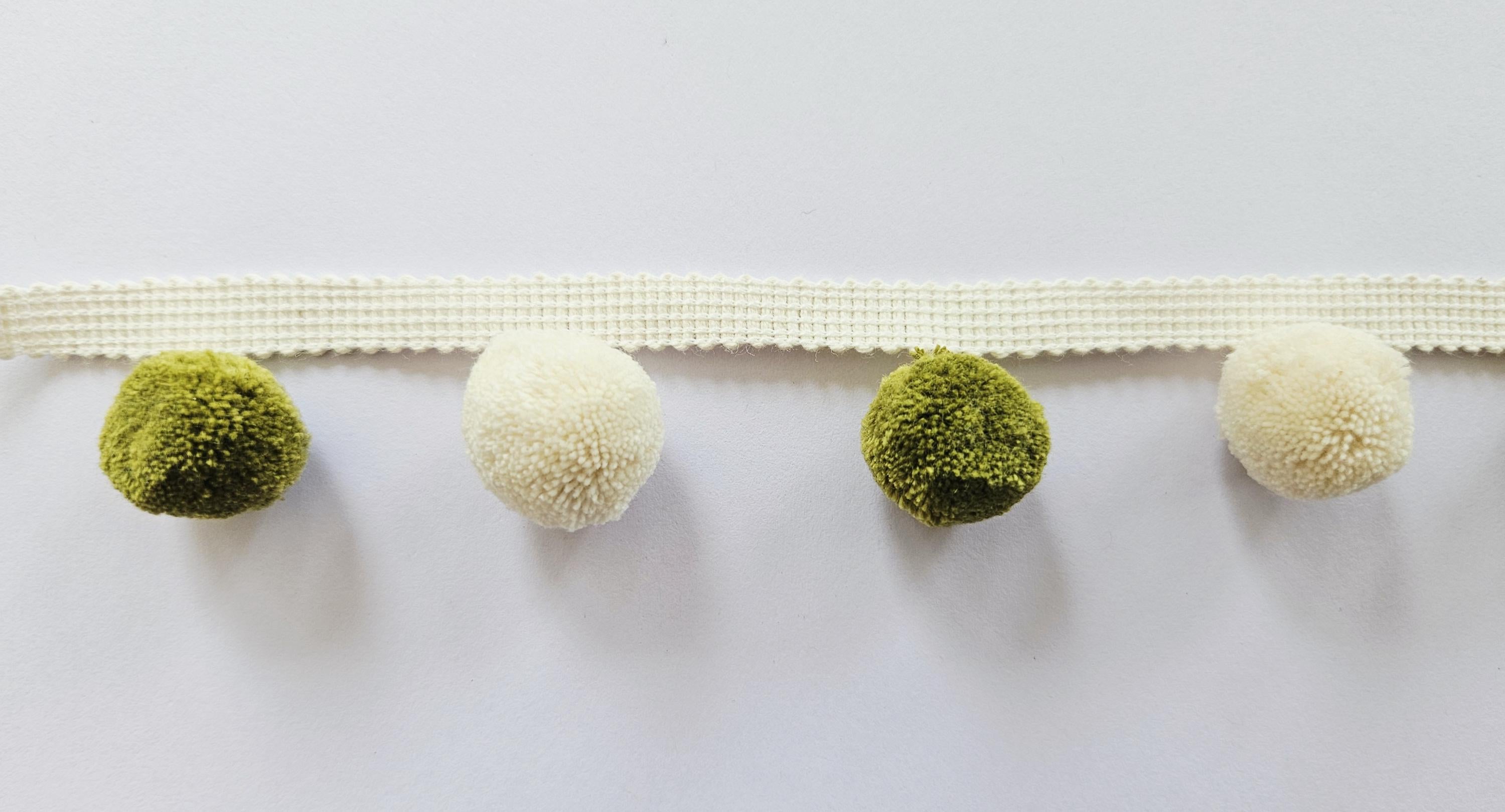 Citrine ivory pom pom trim, Pom Pom trimming, pom pom trim, trim for curtains,  pom pom,  pom poms, pom pom fringe, pom pom pillow cover