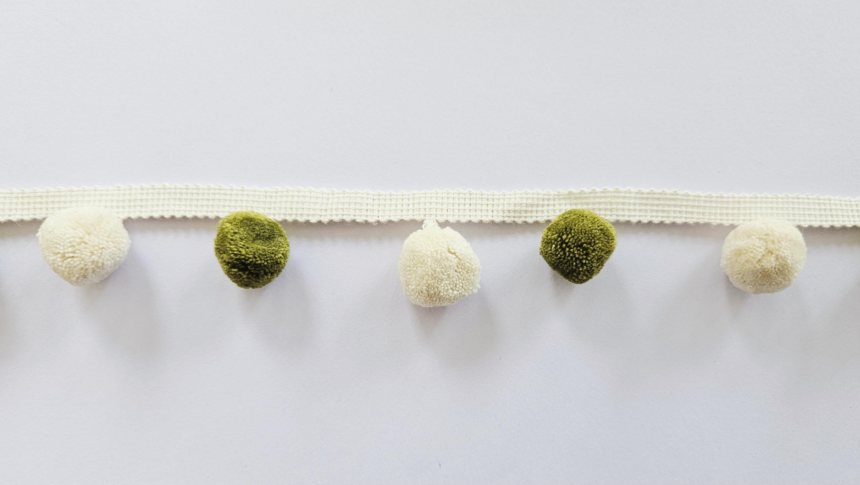 Citrine ivory pom pom trim, Pom Pom trimming, pom pom trim, trim for curtains,  pom pom,  pom poms, pom pom fringe, pom pom pillow cover