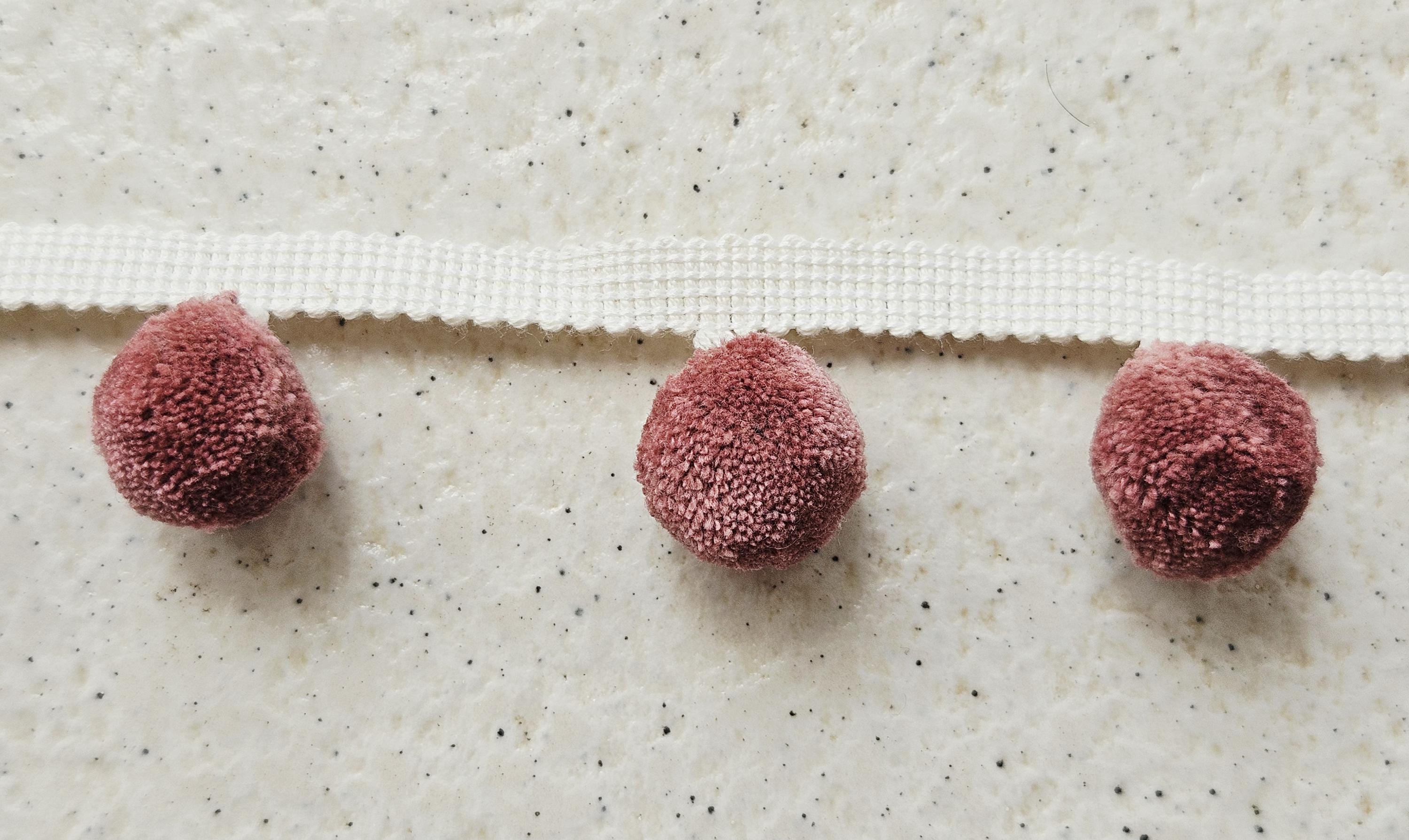 Hellebore pom pom trim, pom pom trim, pom pom for cushions, pom pom for curtains, pom pom for pillow cover, bobble trims, pom poms, fringes