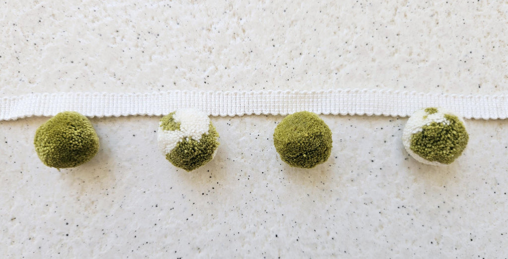 Citrine ivory pom pom trim, Pom Pom trimming, pom pom trim, trim for curtains,  pom pom,  pom poms, pom pom fringe, pom pom pillow cover