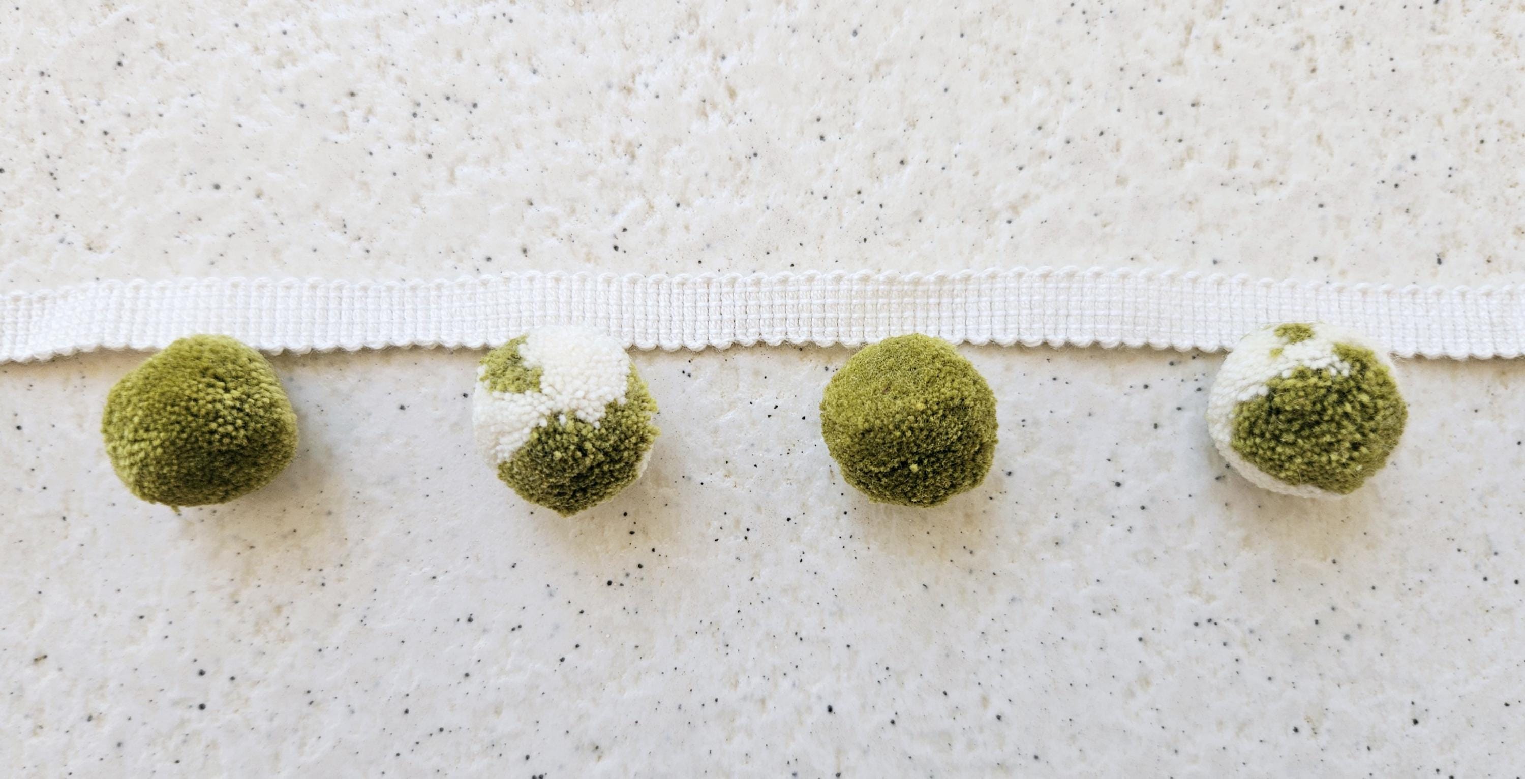 Citrine ivory pom pom trim, Pom Pom trimming, pom pom trim, trim for curtains,  pom pom,  pom poms, pom pom fringe, pom pom pillow cover