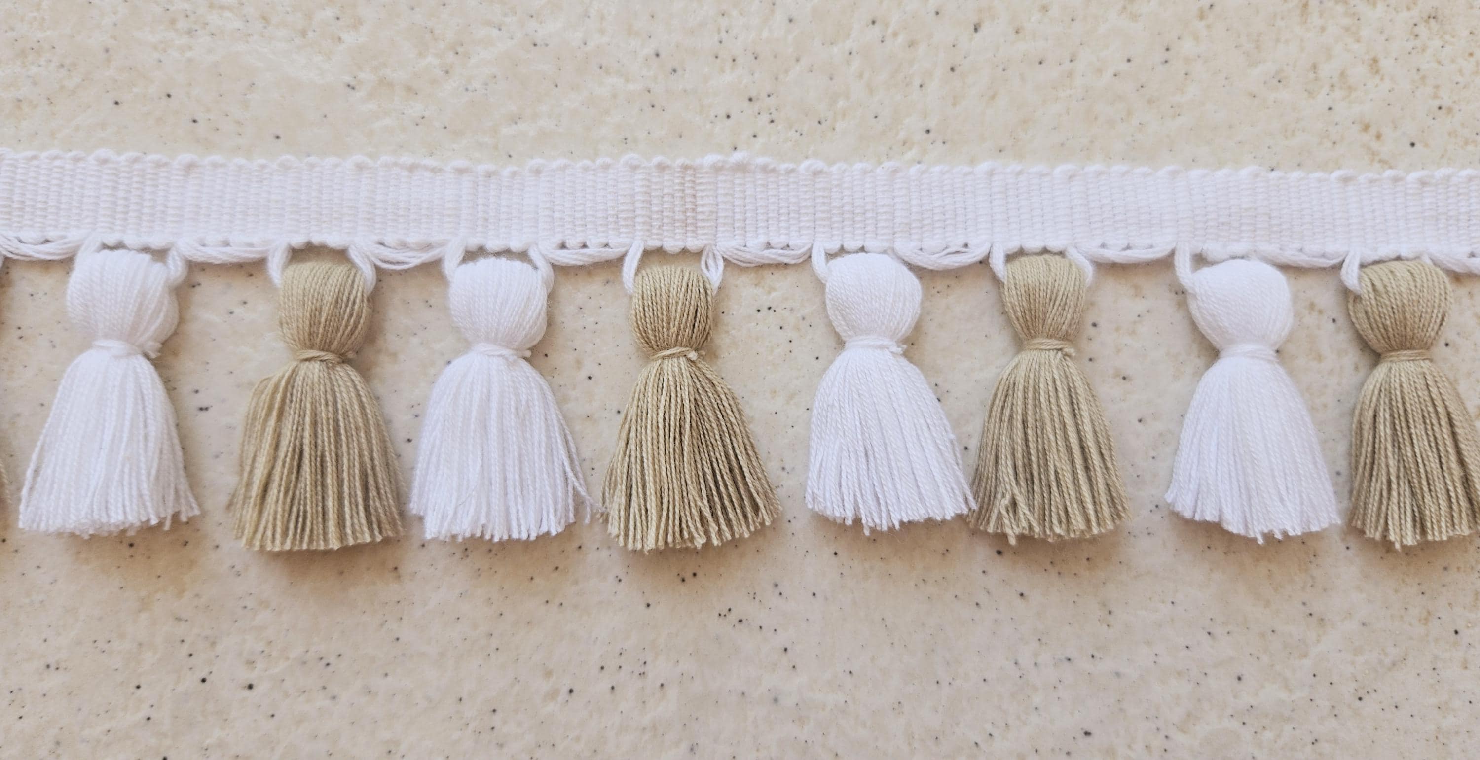 Beige color and white color tassel fringe trim, tassel trim, tassel trim by the yard, tassel fringe, trim for cushions, trim for curtains
