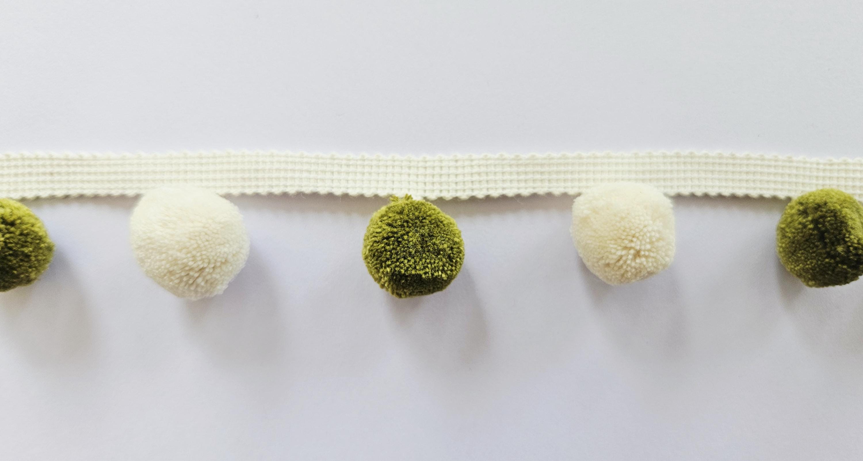 Citrine ivory pom pom trim, Pom Pom trimming, pom pom trim, trim for curtains,  pom pom,  pom poms, pom pom fringe, pom pom pillow cover
