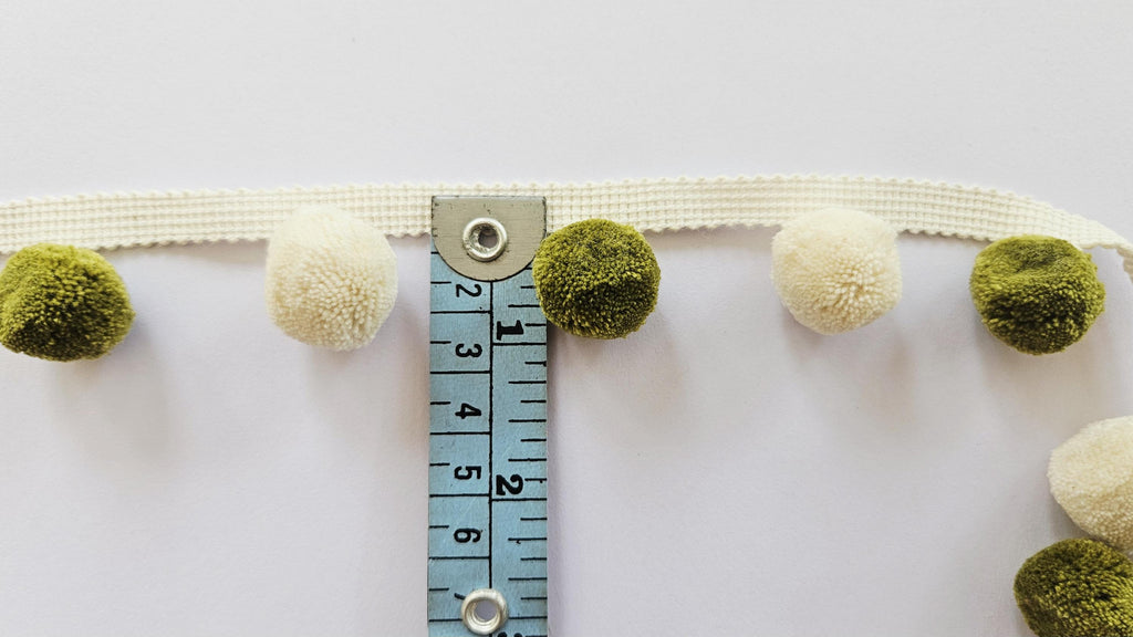 Citrine ivory pom pom trim, Pom Pom trimming, pom pom trim, trim for curtains,  pom pom,  pom poms, pom pom fringe, pom pom pillow cover