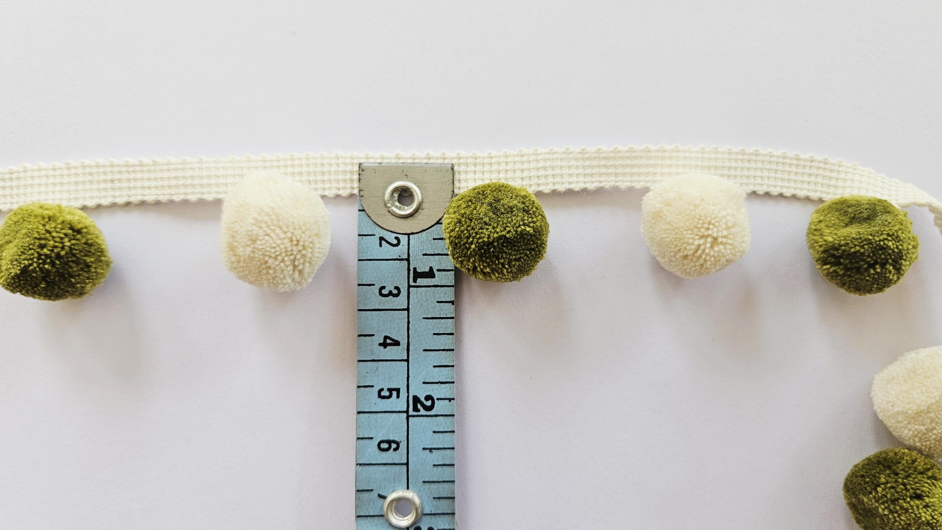 Citrine ivory pom pom trim, Pom Pom trimming, pom pom trim, trim for curtains,  pom pom,  pom poms, pom pom fringe, pom pom pillow cover