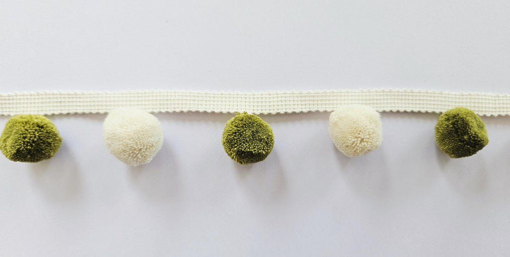 Citrine ivory pom pom trim, Pom Pom trimming, pom pom trim, trim for curtains,  pom pom,  pom poms, pom pom fringe, pom pom pillow cover