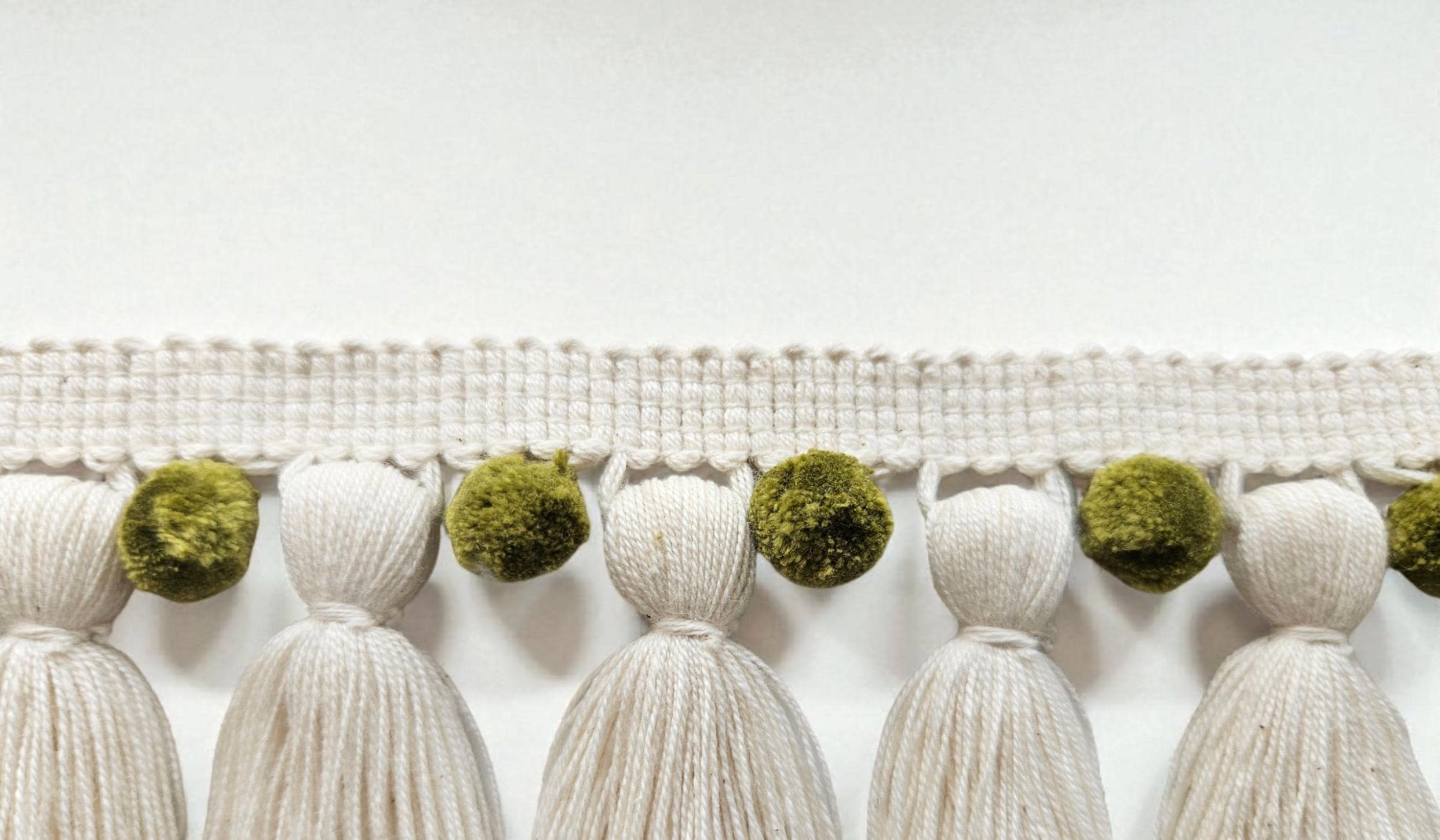 Citrine and ivory pom pom tassel fringe, pom pom trim, trims by the yard, lace, trim, Indian trim, trimming, pom poms, tassel, trimmings